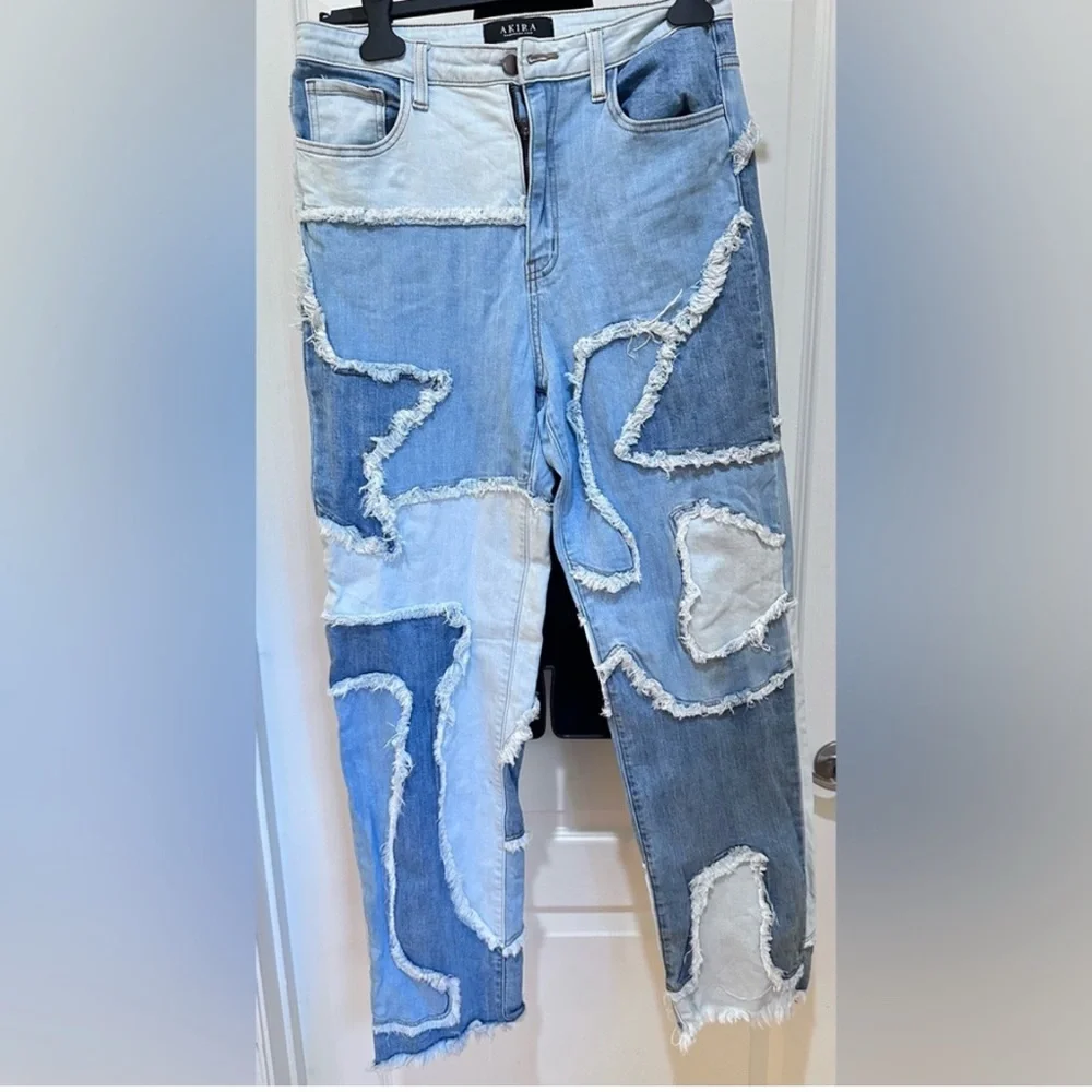 AKIRA Women's Patchwork Distressed Blue Straight Leg Jeans - Picture 2 of 3